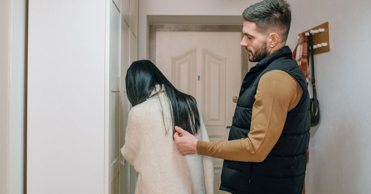Skąd bierze się zazdrość w związku? Najczęstsze przyczyny i co z nimi zrobić