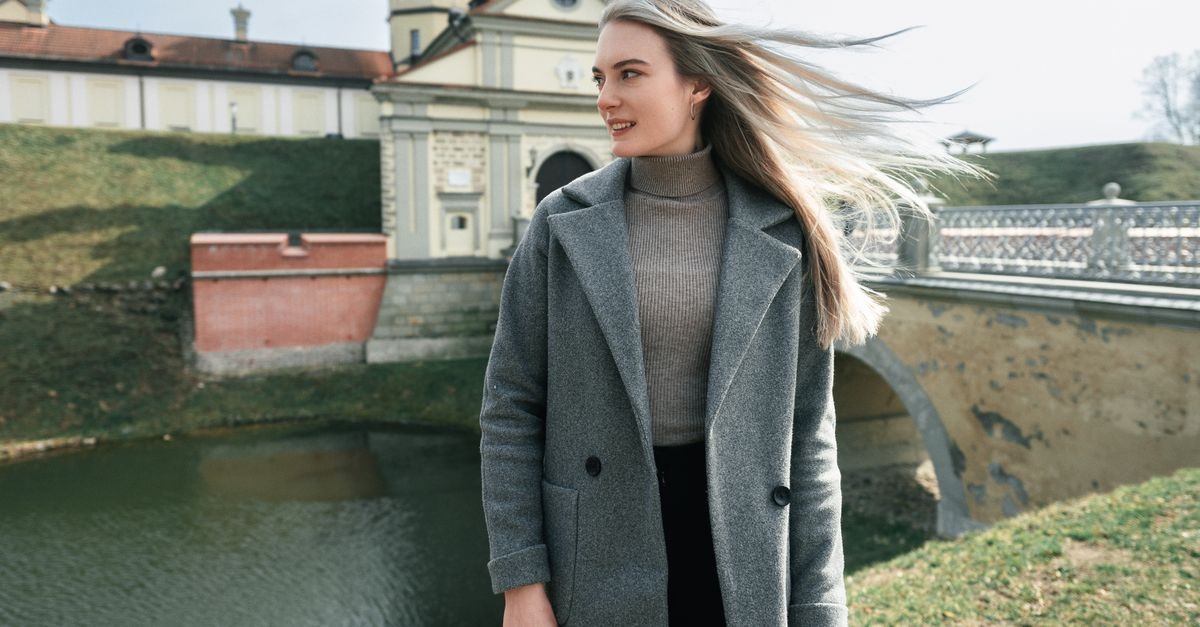 Płaszcz w roli głównej: 12 pomysłów na stylizacje, które zrobisz w 5 minut